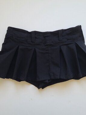 Vintage Almost Famous Y2K Micro Mini Skirt M Black Goth Pleated Skort Low Rise